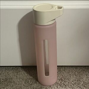 Takeya Pale Pink Boca ribbon silicone sleeve Glass Water Bottle